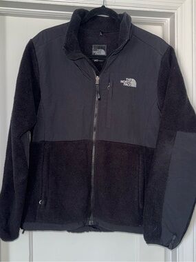 The North Face Denali Black Lightweight Fleece Jacket - Women’s L
